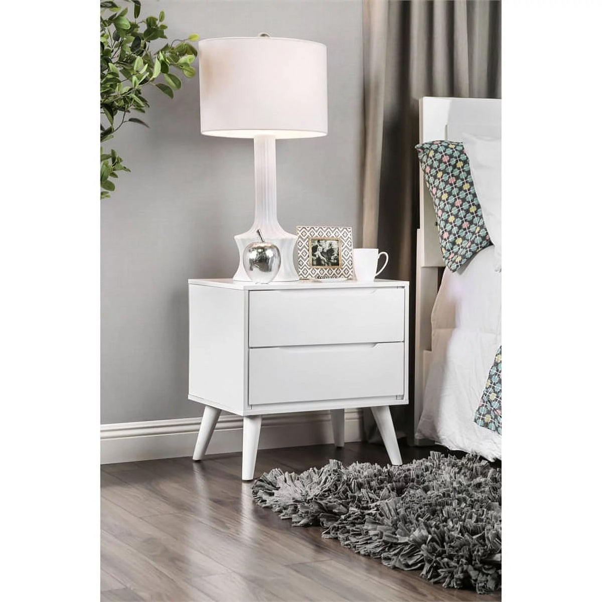 White Solid Wood King Bedroom Set with Nightstand Z825584