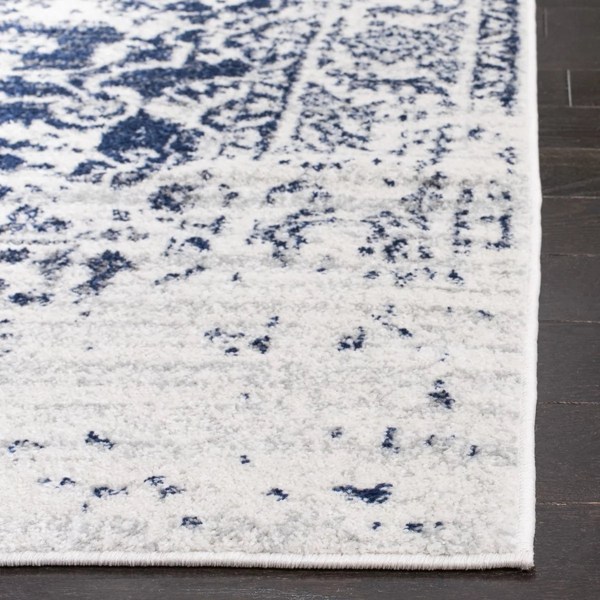 Cream Navy Traditional Runner Rug C275