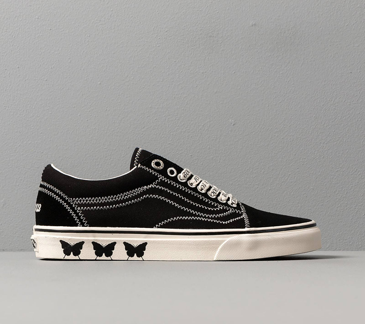 True White Old Skool Shoes N230